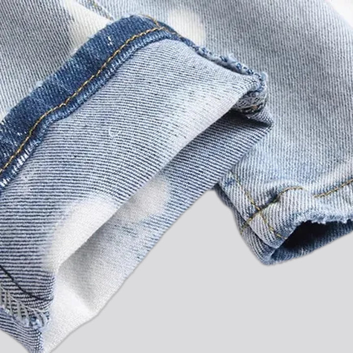 Distressed style men's jeans